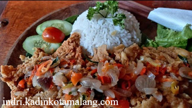 Rasakan Sensasi Telur Kriwil & Cakalang Pedas di Warteg Kalcer